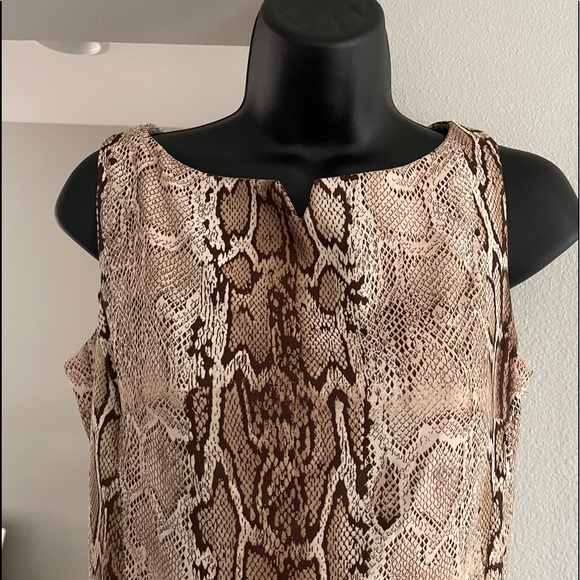 Very stylish snakeskin print soft mini dress - Picture 2 of 4